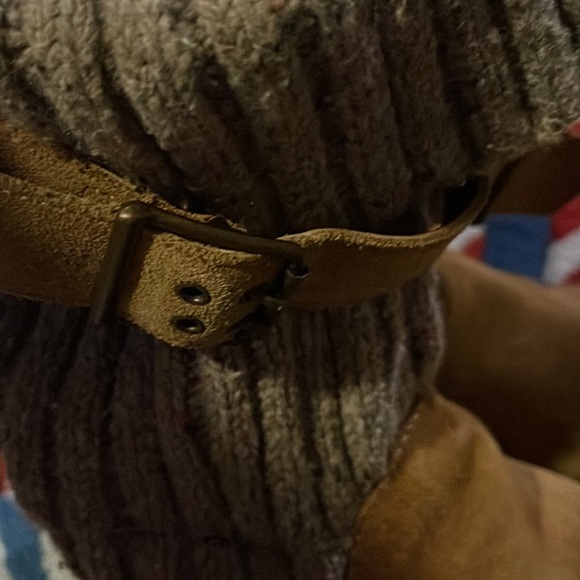 UGG BOOTS - Picture 3 of 5